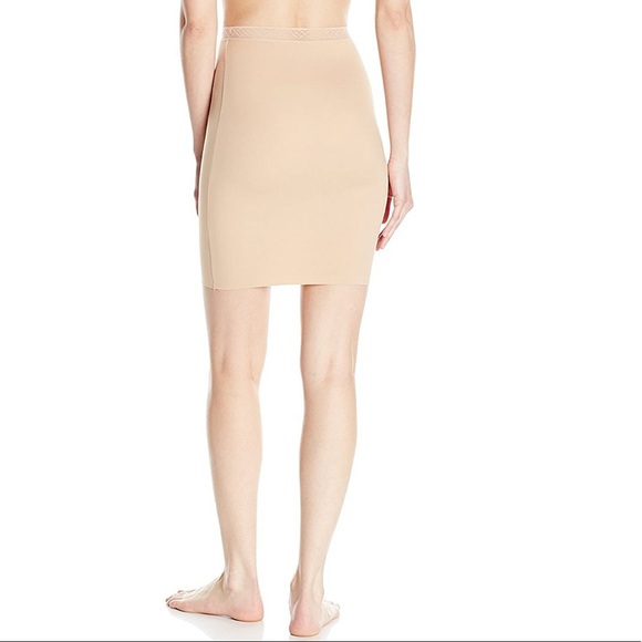 Vassarette Invisibly Smooth White/Ice Sz XL 18” - Picture 2 of 5